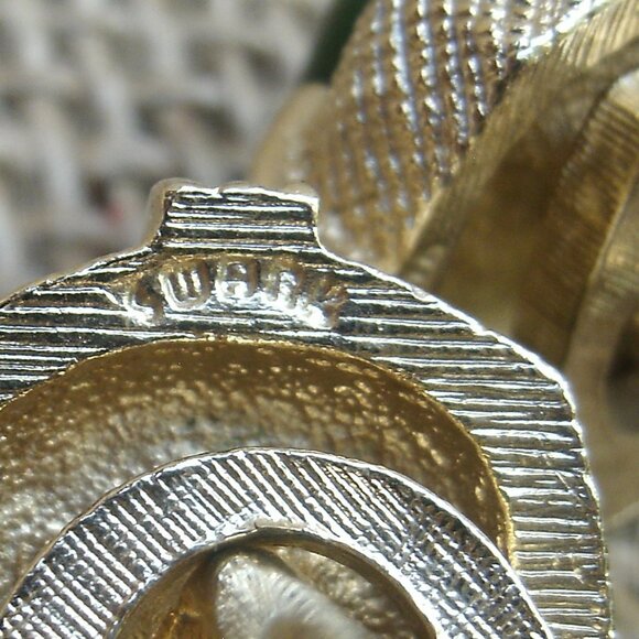 Vintage Swank Tie Tack & Cufflink Set Green & Gold - Picture 15 of 16